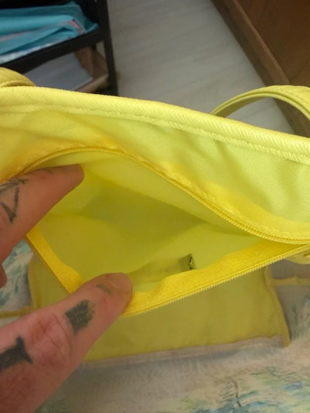 Bebe Limited Edition Spring Garden Beach Tote Bag With Floral Design Yellow Hand